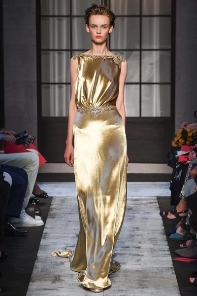 Look 34